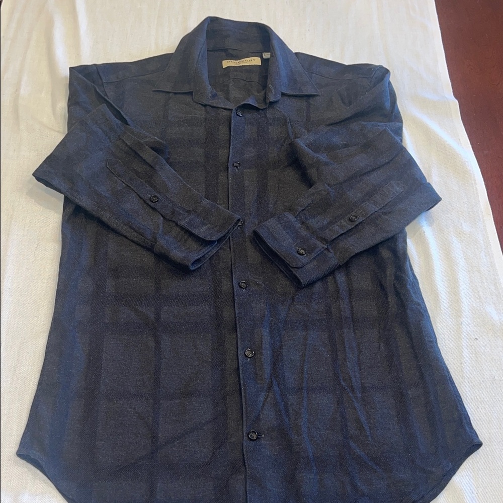 3212121 Burberry London 100% Cotton shirt SZ S GUC 2nd button chipped.